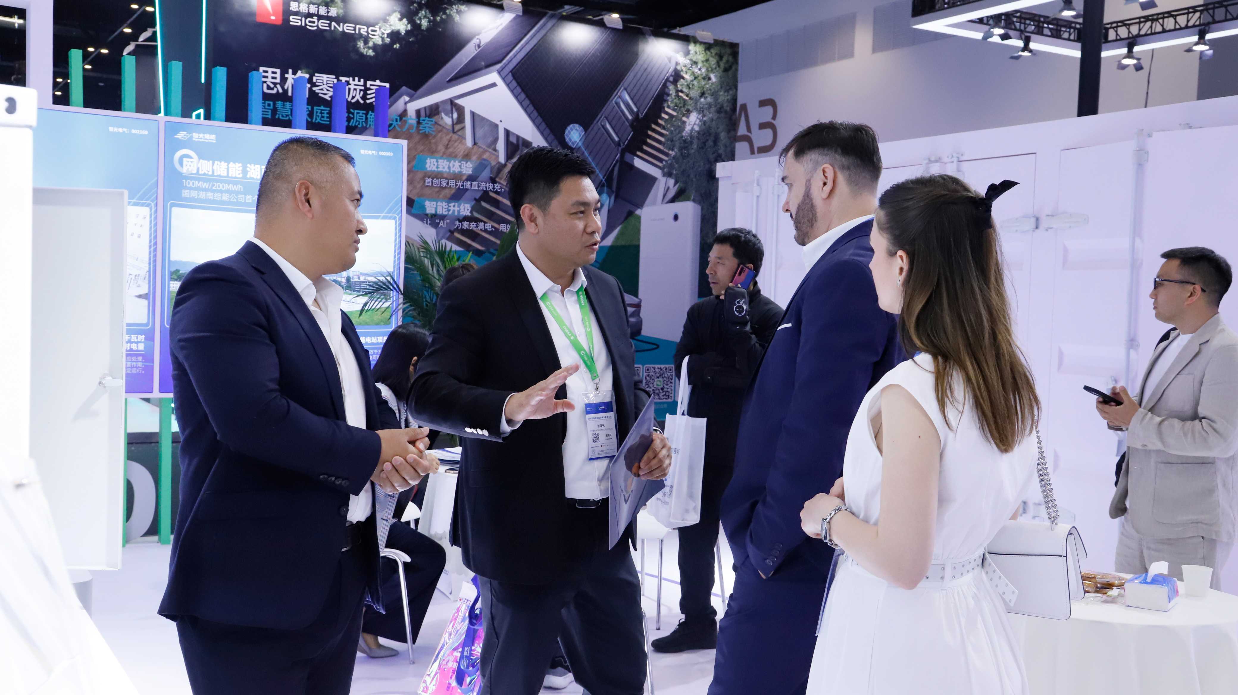 智光電氣國際事業(yè)部｜儲能產(chǎn)品亮相ESIE2025，全球創(chuàng)新方案引關(guān)注